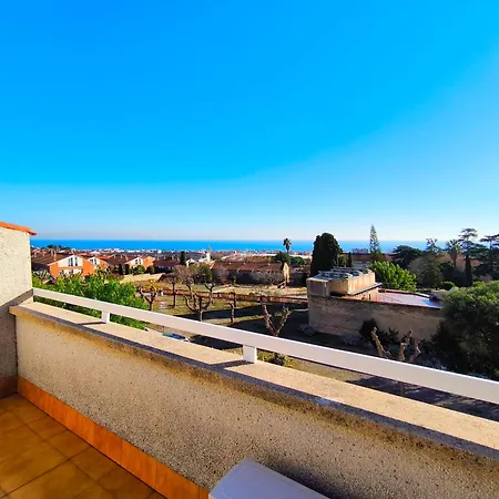 Casa Con Vistas Al Mar En Barcelona Hébergement de vacances *